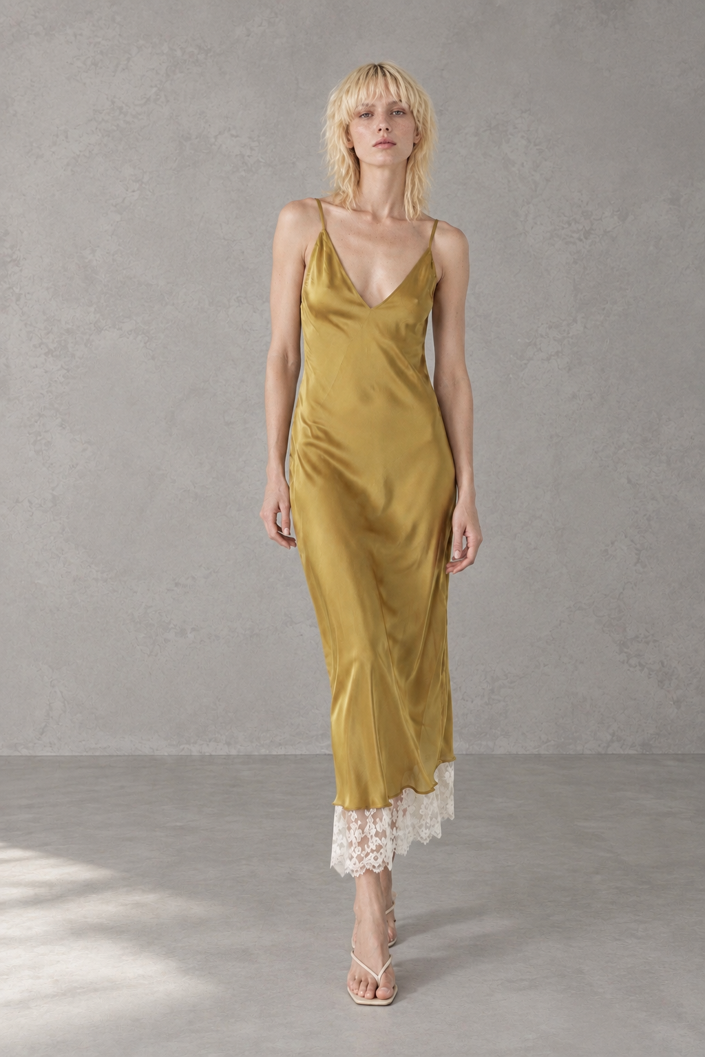 RENDA DRESS